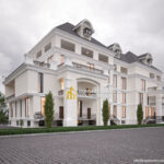 9 bedroom mansion (Ref CS 9202)